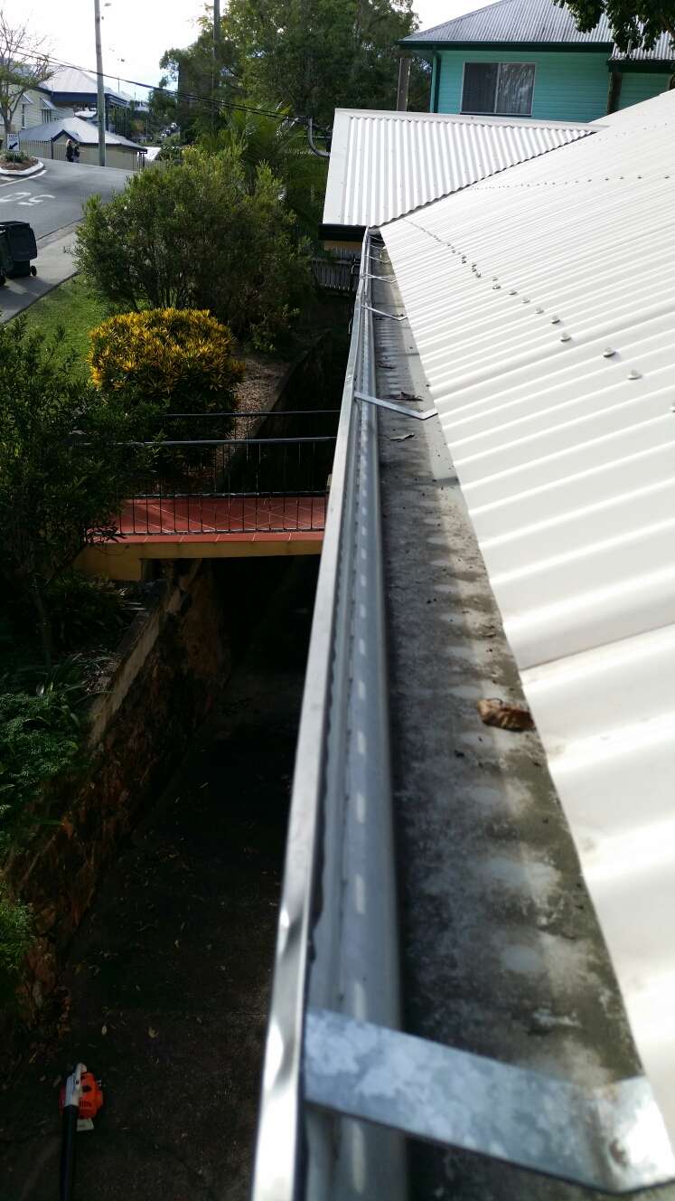 High Quality Gutter Clean in Milton
